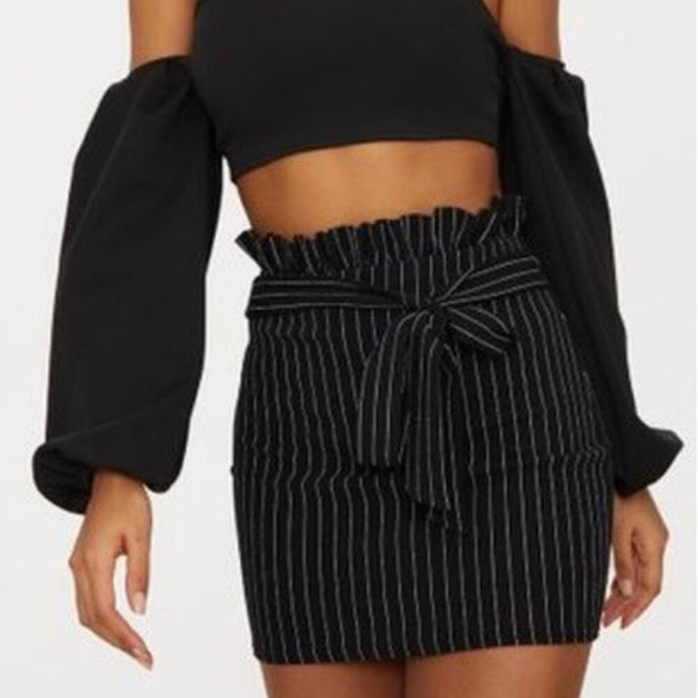 Pretty Little Things Women's Black Pinstripe Paperbag Mini Skirt Size 0